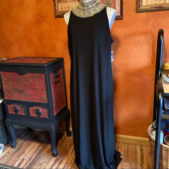 New sleeveless black maxi dress size 18